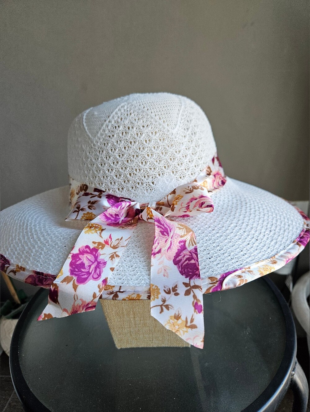 Women's White Wide-Brim Sun Hat with Pink Floral Bow Trim